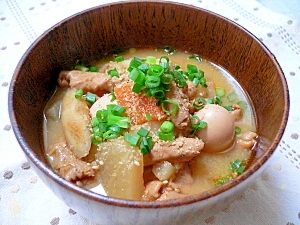 ピリ辛モツ煮(うずらの卵入り)